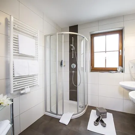 Salzburgerhof Otel 3*